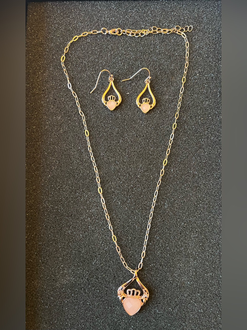 J.C. WALSH CLADDAGH ROSE QUARTZ GOLD TONE 16" PENDANT AND EARRINGS SET
